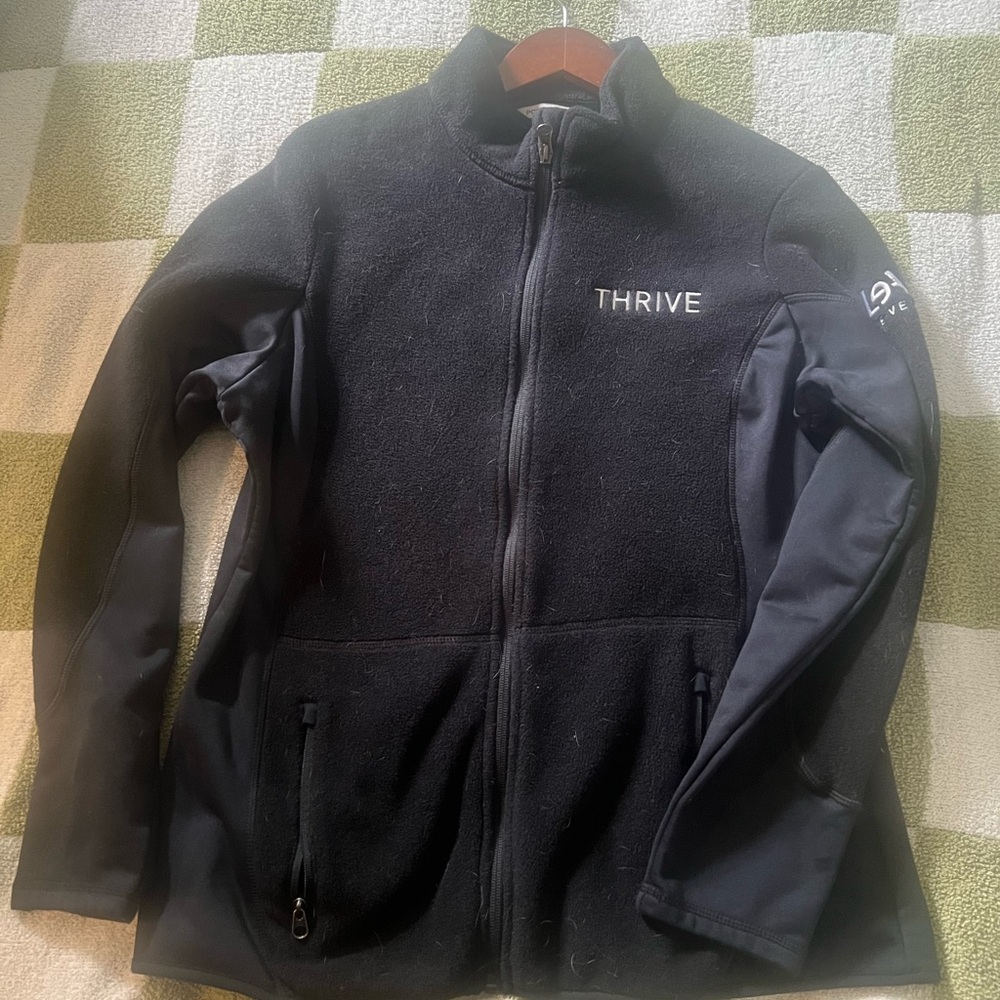 Le-vel Thrive Fleece Size Large